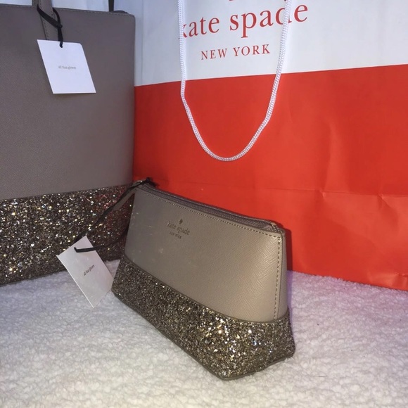 Kate Spade Handbag Set - Picture 2 of 5